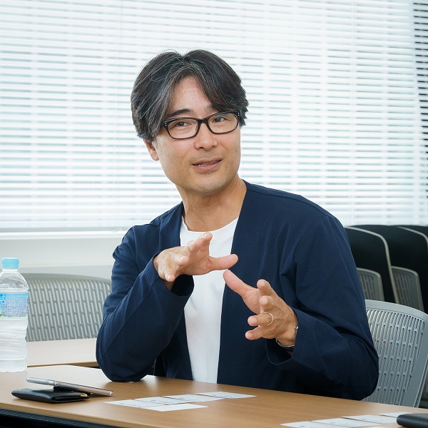 コミュニケーション部 下迫さま