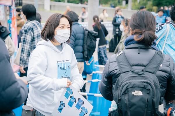 川崎の街でのイベントに参加する玉木さん