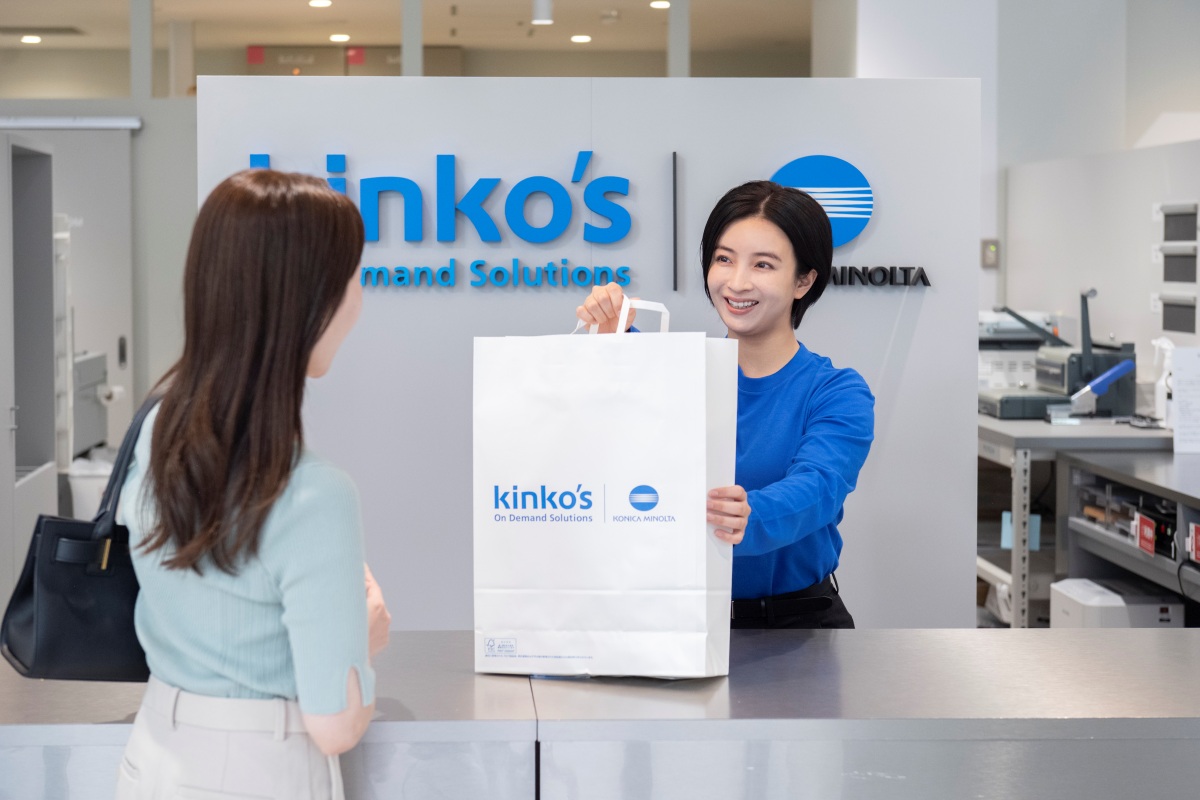 店頭で商品を受け渡し