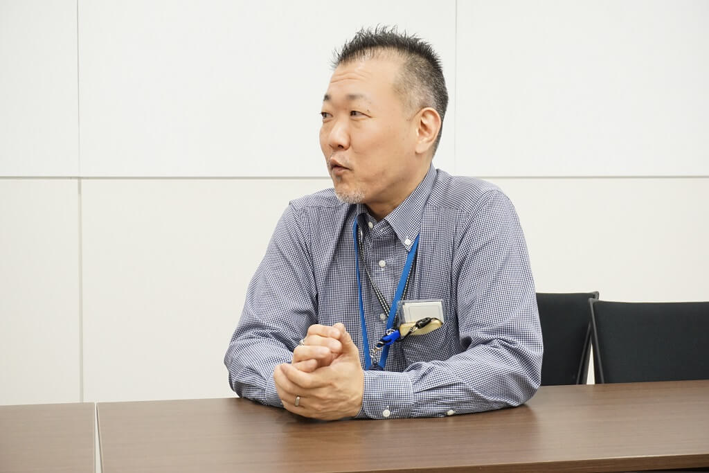 生産管理部・新津さん