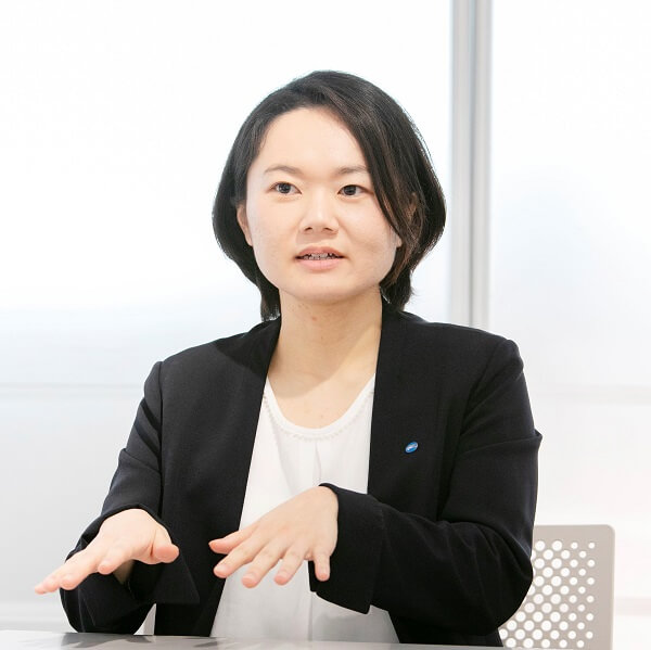 コニカミノルタジャパン株式会社
マーケティング統括部 マーケティング企画部
メディアコンテンツG/櫨元 江里さん