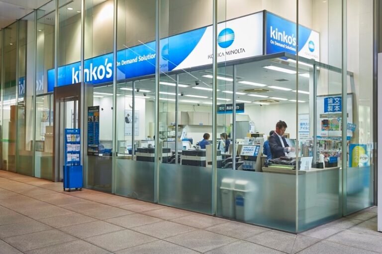 自宅やオフィス以外で印刷できる場所。キンコーズの店頭サービスも紹介 - コピー・プリント・ポスター・名刺・製本などオンデマンド印刷のキンコーズ