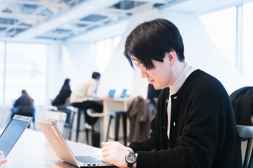 情報システム部・永瀬さん