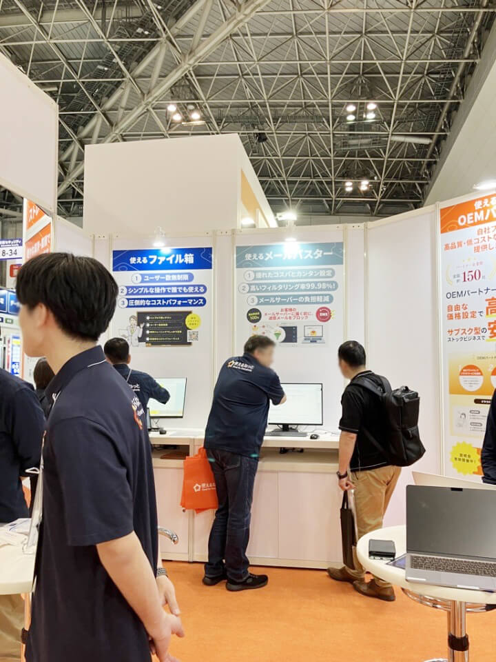 使えるねっと株式会社 展示会ブース装飾（システムパネル