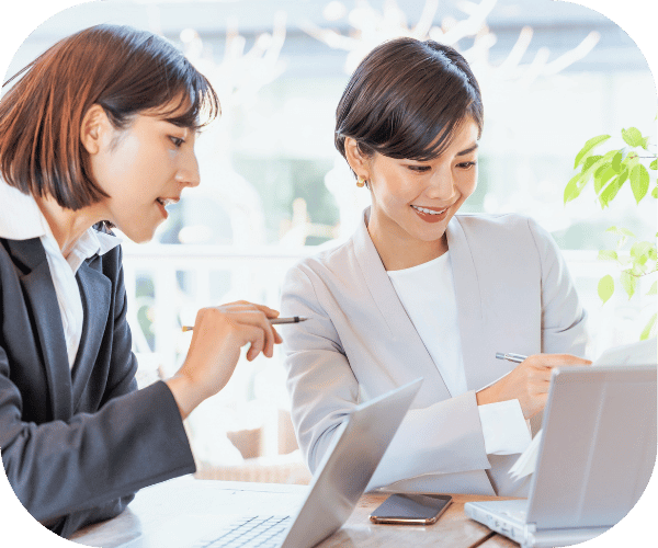 仕事をする女性