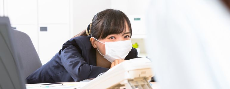 体調が悪そうな女性