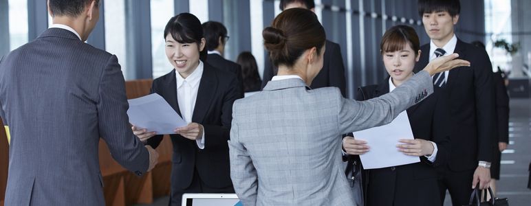 会社説明会の受付のイメージ