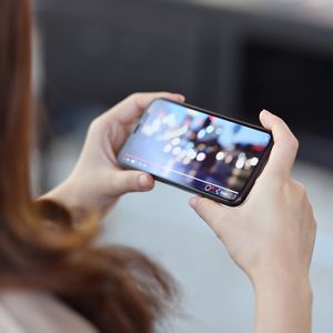 スマホで動画を視聴する